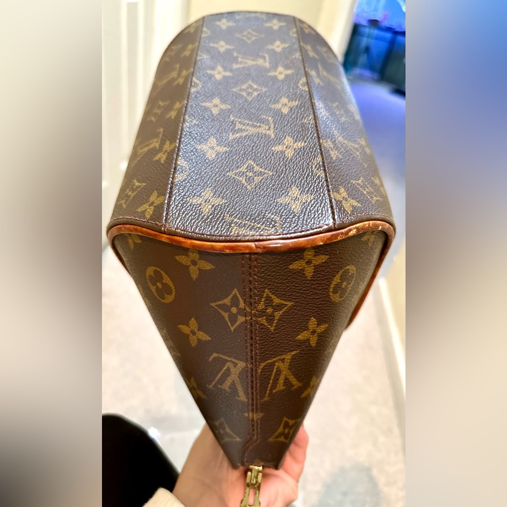 Louis Vuitton Monogram Ellipse PM Handbag - Picture 14 of 16